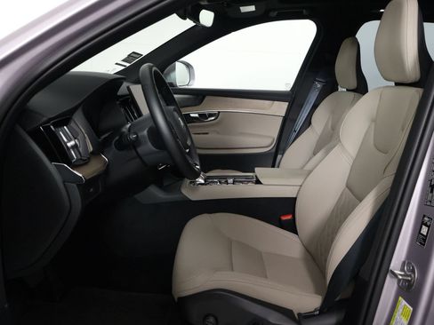Used 2026 Volvo XC90 B6 Plus w/ Protection Package Premier AWD/4WD image 31