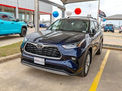 New 2026 Toyota Highlander Platinum