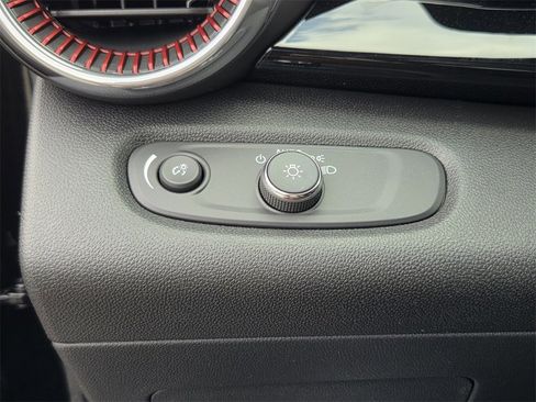 New 2026 Chevrolet Trax RS w/ Sunroof Package image 27