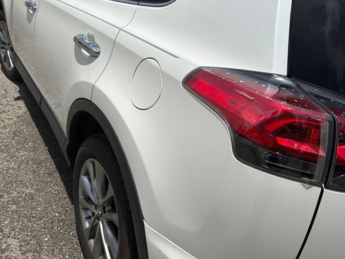Used 2017 Toyota RAV4 Limited FWD image 9