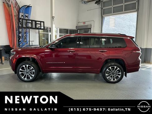 Used 2022 Jeep Grand Cherokee L Overland w/ Advanced Protech Group III AWD/4WD image 37