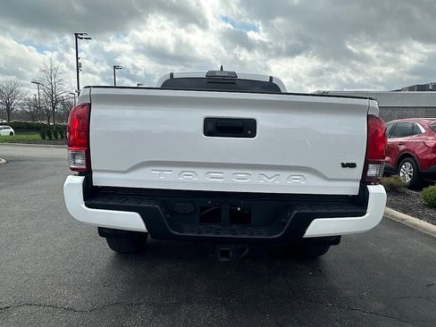 Used 2019 Toyota Tacoma TRD Sport image 10