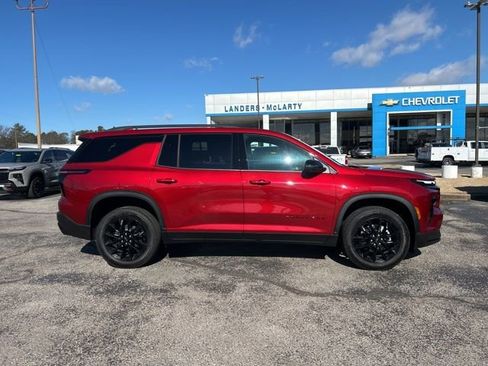 New 2026 Chevrolet Traverse LT w/ Midnight/Sport Edition image 2