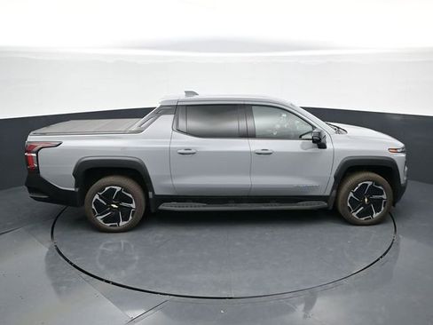 New 2026 Chevrolet Silverado EV LT AWD/4WD image 32