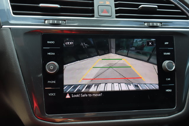 Used 2022 Volkswagen Tiguan SE R-Line FWD image 38