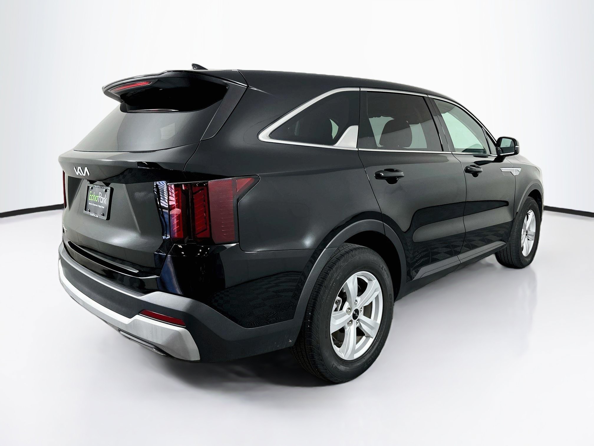 Used 2025 Kia Sorento LX FWD image 9