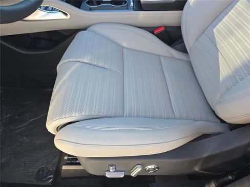 New 2026 Lincoln Nautilus Reserve image 17