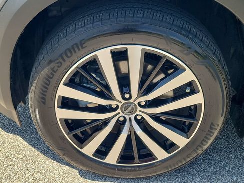 Used 2023 Nissan Pathfinder Platinum FWD image 7