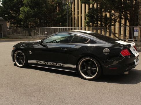 Used 2016 Ford Mustang GT RWD image 9