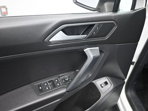 Used 2019 Volkswagen Tiguan SEL image 11