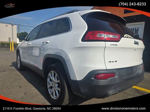 Used 2015 Jeep Cherokee Latitude w/ Cold Weather Group AWD/4WD image 6