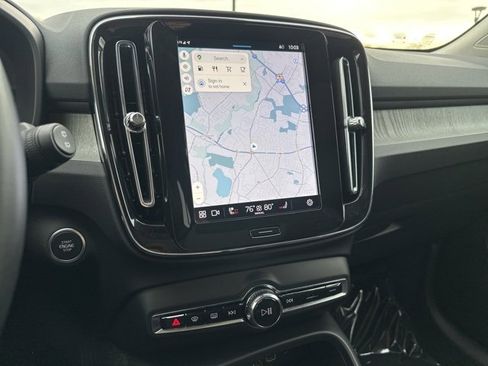 Certified 2025 Volvo XC40 B5 Core image 20