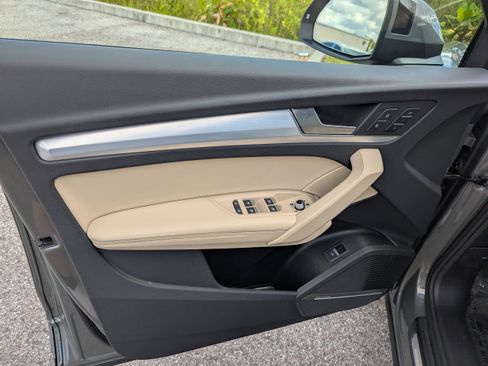 Certified 2025 Audi Q5 Prestige w/ Prestige Package image 23