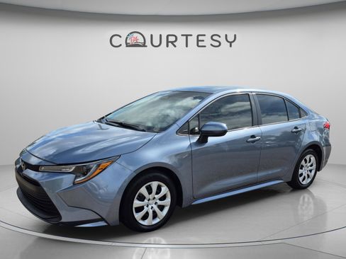 Used 2024 Toyota Corolla LE FWD image 1