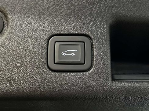 Used 2024 Chevrolet Equinox LT w/ LPO, Floor Liner Package FWD image 10