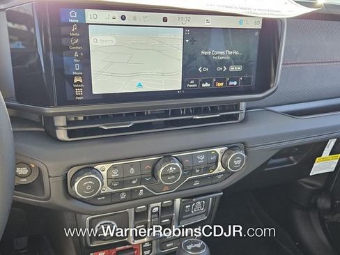 New 2026 Jeep Wrangler Unlimited Rubicon w/ Technology Group image 20