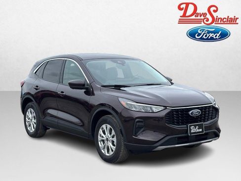 Used 2023 Ford Escape Active w/ Tech Pack #2 AWD/4WD image 4
