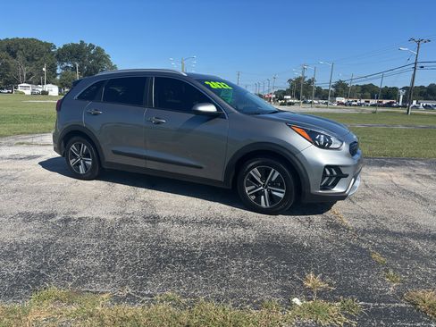 Certified 2022 Kia Niro LXS image 3