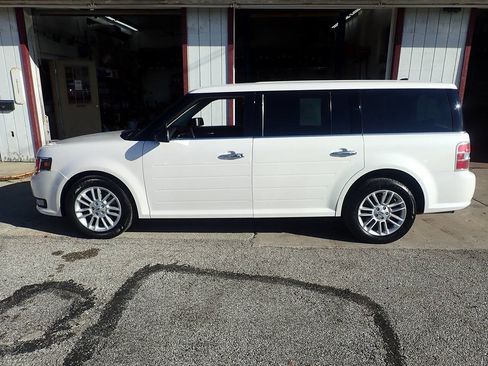 Used 2019 Ford Flex SEL w/ Equipment Group 202A AWD/4WD image 18