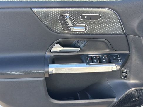 New 2026 Mercedes-Benz GLB 250 image 21