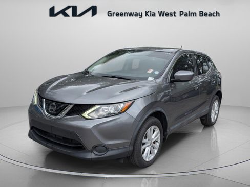 Used 2018 Nissan Rogue Sport S w/ S Appearance Package image 4