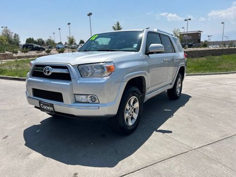 Used 2012 Toyota 4Runner SR5 AWD/4WD image 3