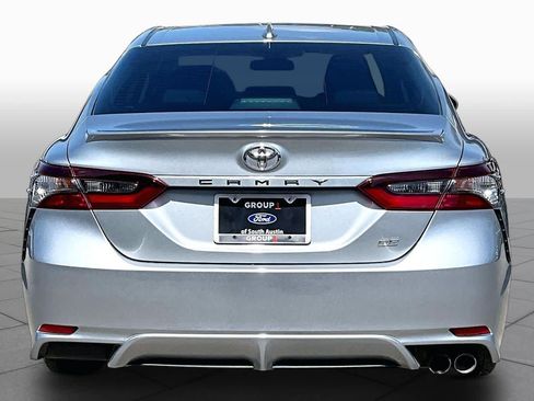Used 2024 Toyota Camry SE FWD image 5