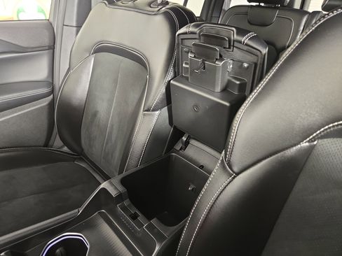 Certified 2024 Jeep Grand Cherokee Altitude image 29