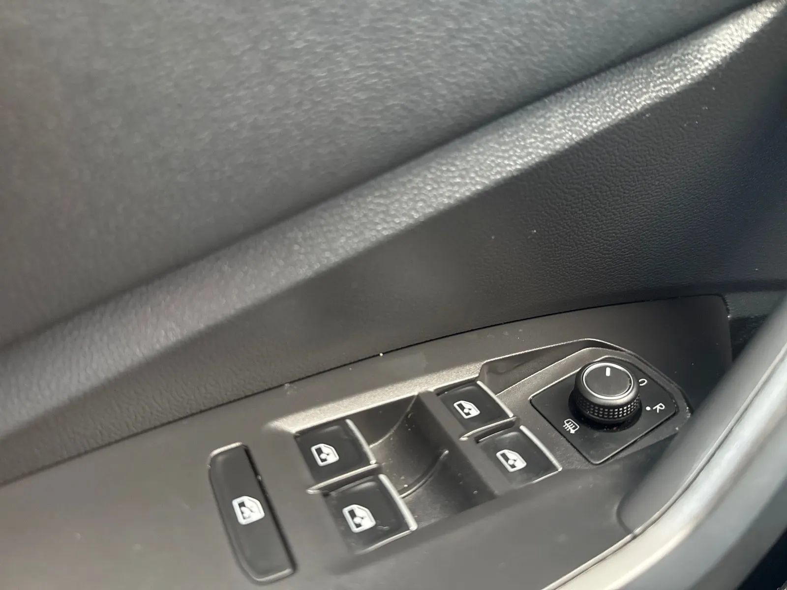 Used 2022 Volkswagen Jetta SE FWD image 21