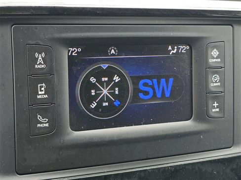 Used 2017 Chrysler Pacifica Touring-L image 28