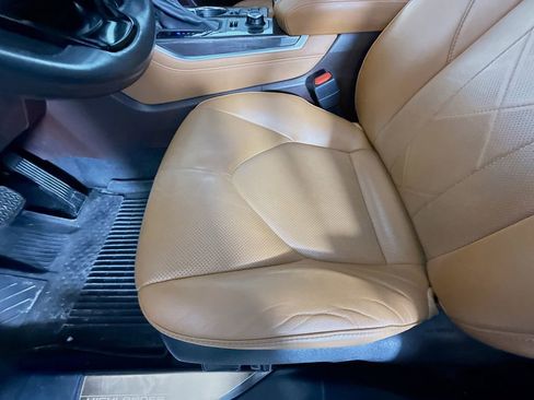 Used 2022 Toyota Highlander Platinum image 19