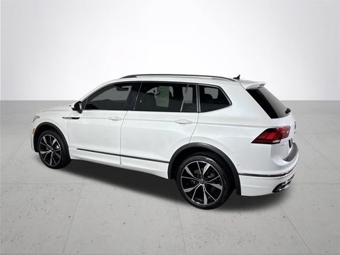 Certified 2023 Volkswagen Tiguan SEL R-Line AWD/4WD image 10