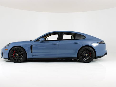 Used 2023 Porsche Panamera GTS AWD/4WD image 3