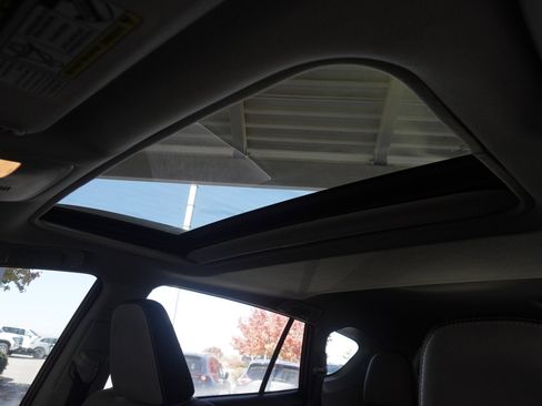 Used 2016 Toyota RAV4 XLE image 33