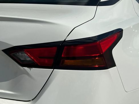 Used 2024 Nissan Altima 2.5 S image 15