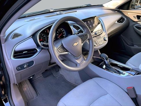 Used 2025 Chevrolet Malibu LT FWD image 17