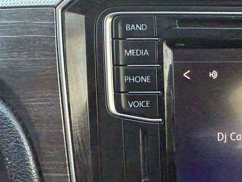 Used 2017 Volkswagen Passat 1.8T SE image 38