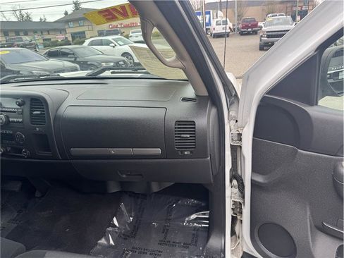 Used 2010 Chevrolet Silverado 1500 LT image 15