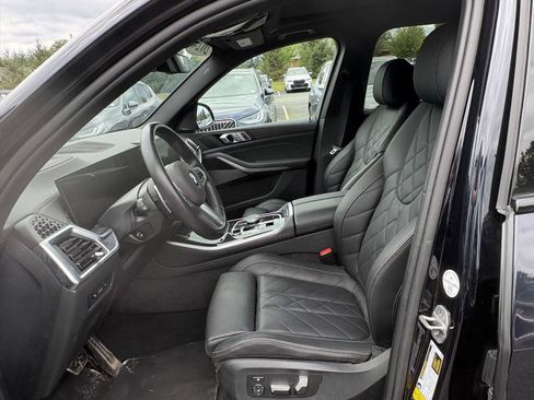 Used 2024 BMW X5 xDrive40i w/ M Sport Package AWD/4WD image 9