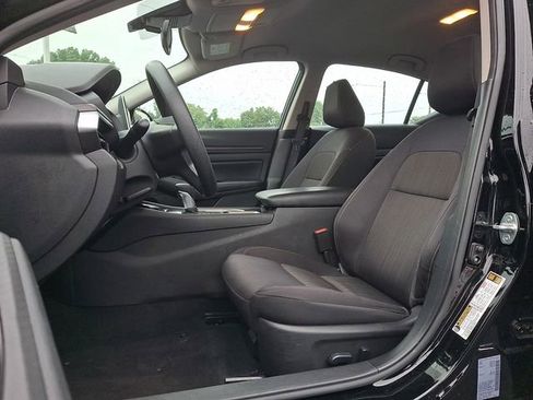Used 2024 Nissan Altima 2.5 SV FWD image 13