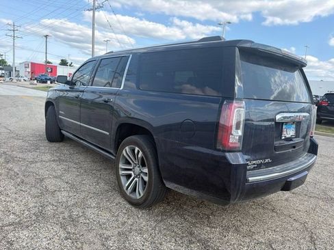 Used 2020 GMC Yukon XL Denali w/ Denali Premium Package AWD/4WD image 4