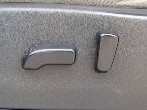 Certified 2023 Nissan Frontier SV image 26