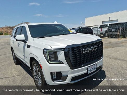 Used 2023 GMC Yukon Denali Ultimate AWD/4WD image 3