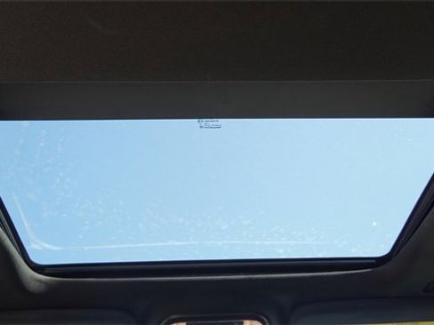 Used 2021 Jeep Grand Cherokee Overland image 19