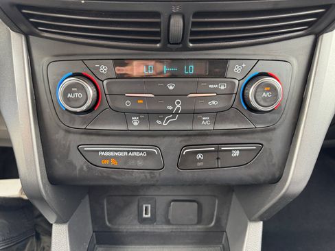 Used 2017 Ford Escape SE w/ Equipment Group 201A AWD/4WD image 24