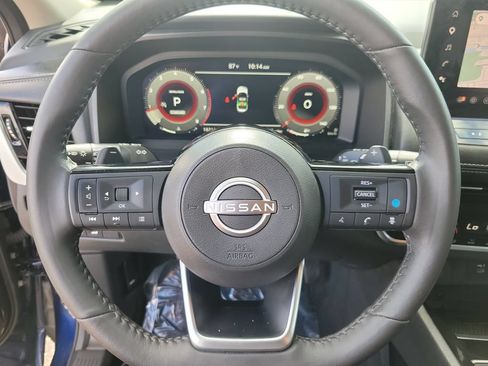 Used 2024 Nissan Rogue SL w/ SL Premium Package FWD image 19