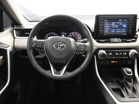 Used 2021 Toyota RAV4 XLE Premium FWD image 32