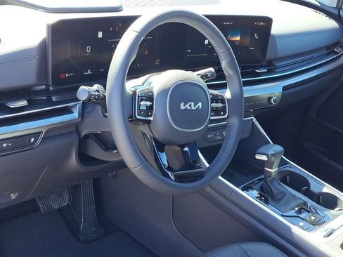 New 2026 Kia Carnival SX w/ SX Dark Edition Package FWD image 8