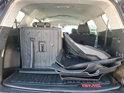 Used 2020 GMC Acadia SLE w/ LPO, Floor Liner Package image 29