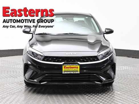 Used 2023 Kia Forte LX FWD image 2